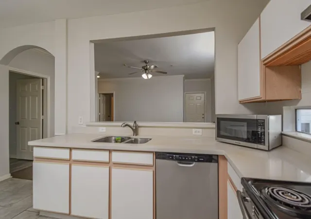 4th image of 6289 Wilcrest Dr, Houston, TX 77072