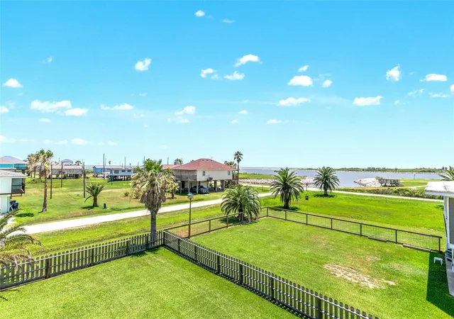 3rd image of 1319 Middle St, Freeport, TX 77541 | MLS# 11155579