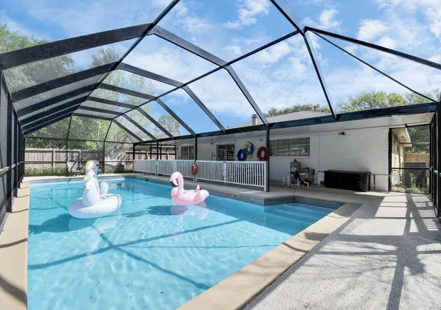 3rd image of 8006 Shiner Ln, Houston, TX 77072 | MLS# 87683150