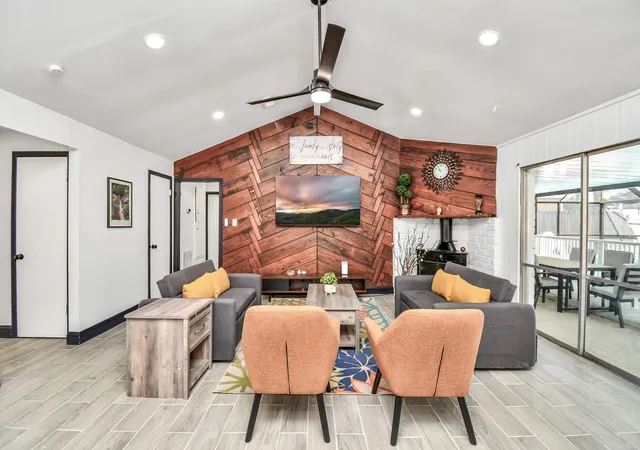 4th image of 8006 Shiner Ln, Houston, TX 77072 | MLS# 87683150