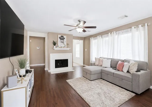 Photo 2 of Single family home for sale at 3010 Swift Brk Glen Way, Spring, TX 77389 | MLS# 7232575 | Listing updated on 2026-07-17