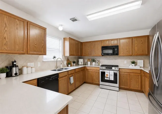 Photo 4 of Single family home for sale at 3010 Swift Brk Glen Way, Spring, TX 77389 | MLS# 7232575 | Listing updated on 2026-07-17