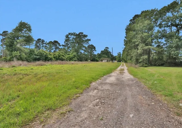 Listing Photo 2 - Condo for sale in building located at 15635 Hwy 105 E Rd, Conroe, TX 77306 - Unit #