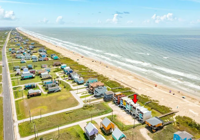 Homes for sale in Surfside Beach, TX | 101 Pelican Place, Surfside Beach, TX 77541 | Houzeo