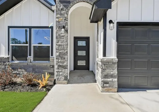 3rd image of 604 Jefferson Ave, Cleveland, TX 77327 | MLS# 49756975