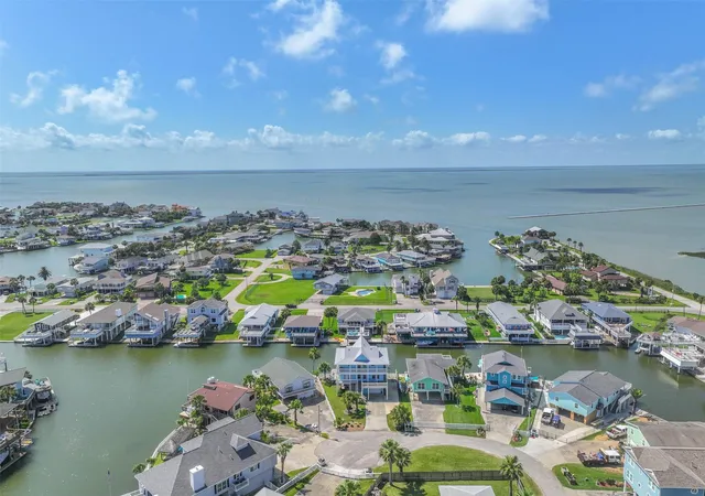 Photo 2 of Single family home for sale at 4214 Spanish Main, Galveston, TX 77554 | MLS# 7437841 | Listing updated on 2026-08-25