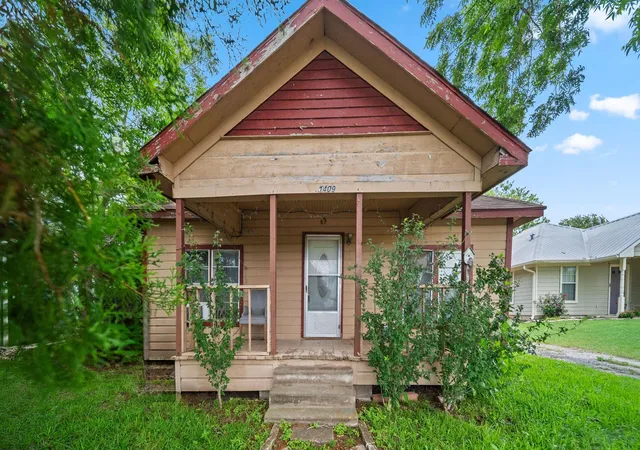 Homes for sale in Brenham, TX | 1409 Lauraine St, Brenham, TX 77833 | MLS# 70686244