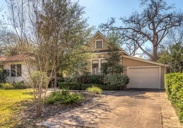 2nd image of 332 W 27th St, Houston, TX 77008 | MLS# 60973906