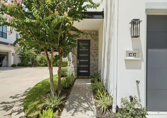 2nd image of 1737 Ojeman Point Ln, Houston, TX 77055 | MLS# 43465773