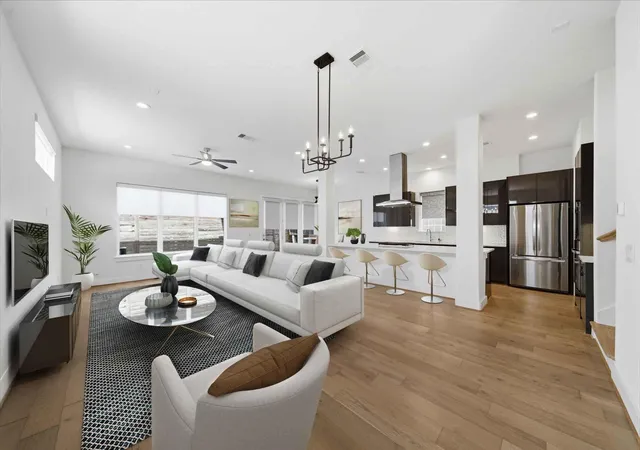 4th image of 1737 Ojeman Point Ln, Houston, TX 77055 | MLS# 43465773