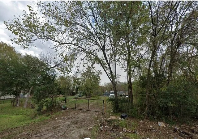 Photo 2 of Land for sale at Tbd Hewrick, Houston, TX 77020 | MLS# 92030640 | Listing updated on 2025-09-29