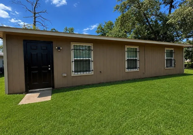 Photo 2 of Single family home for sale at 5609 Langley Rd, Houston, TX 77016 | MLS# 39059445 | Listing updated on 2026-09-04