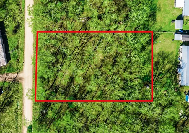 Photo 2 of Sale Pending at 606 Moonbeam Dr, Livingston, TX 77351 | MLS# 35982550 | Listing updated on 2026-10-06