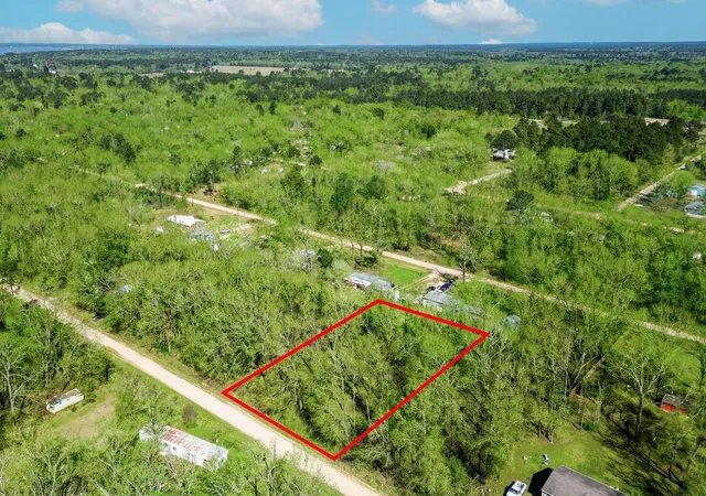 Photo 3 of Sale Pending at 606 Moonbeam Dr, Livingston, TX 77351 | MLS# 35982550 | Listing updated on 2026-10-06