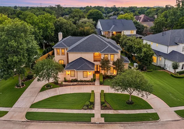 1st image of 1711 Oak Shade Dr, Sugar Land, TX 77479 | MLS# 49099977