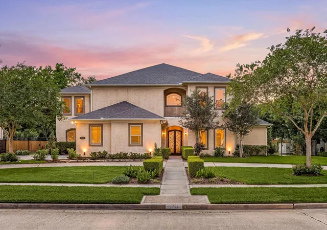 2nd image of 1711 Oak Shade Dr, Sugar Land, TX 77479 | MLS# 49099977