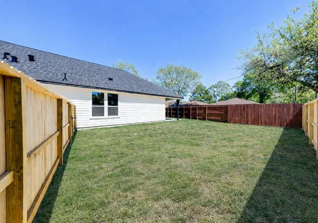 26th image of 1118 N Shepherd Dr, Baytown, TX 77520 | MLS# 17137066