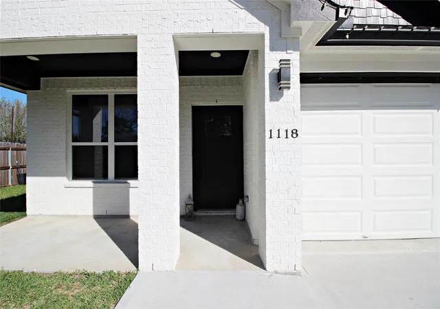 4th image of 1118 N Shepherd Dr, Baytown, TX 77520 | MLS# 17137066