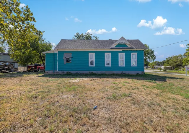 Homes for sale in Hearne, TX | 610 W Davis St, Hearne, TX 77859 | MLS# 55153350