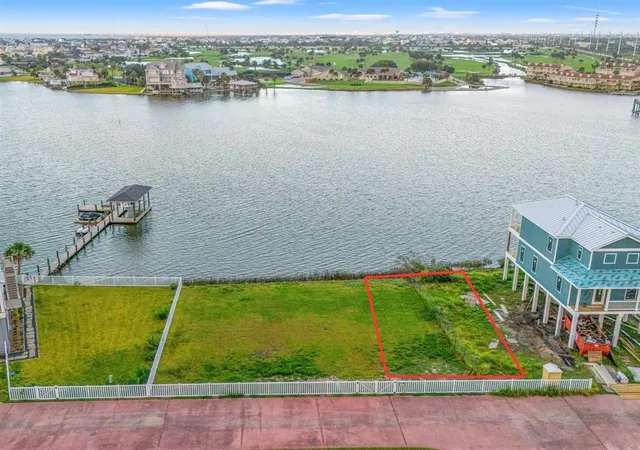 Photo 3 of Land for sale at 3531 Hudson Ct, Galveston, TX 77554 | MLS# 94903147 | Listing updated on 2026-07-28