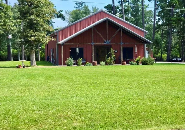 1st image of 333 Edgewood, Onalaska, TX 77360 | MLS# 41350166