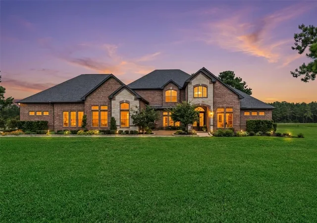 Photo 3 of Single family home for sale at 9108 Ridgelake Ct, Montgomery, TX 77316 | MLS# 5272159 | Listing updated on 2026-09-14