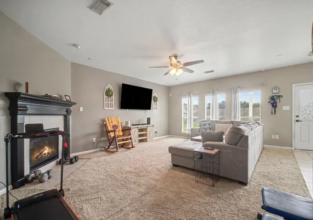 5th image of 2014 Orchard Spring Dr, Pearland, TX 77581 | MLS# 82669550