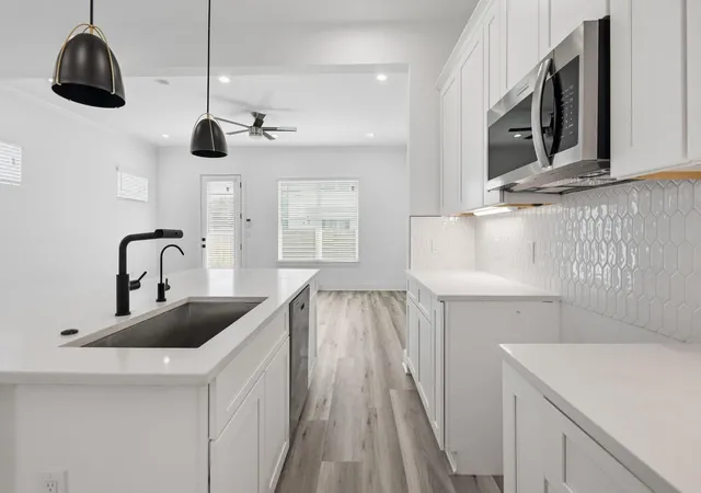 5th image of 6723 Burkett St, Houston, TX 77021 | MLS# 83103541