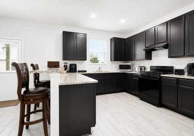 Photo 3 of Single family home for sale at 128 Shining Point Dr, Waller, TX 77484 | MLS# 24886041 | Listing updated on 2026-07-31