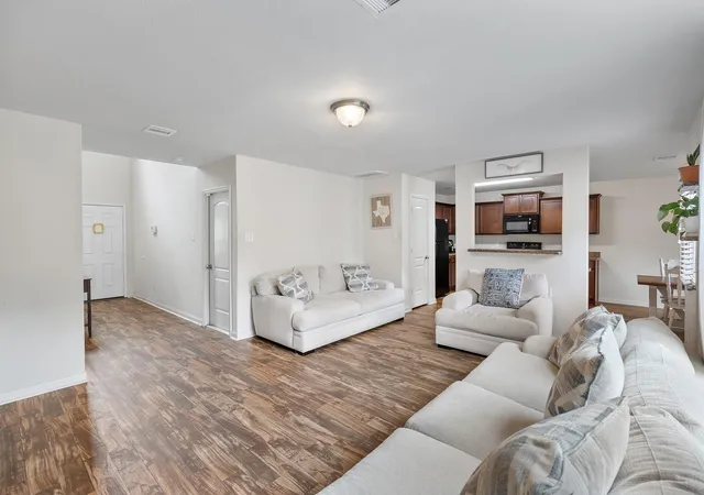 Photo 3 of Single family home for sale at 10035 Meadow Ml Forest Ln, Houston, TX 77044 | MLS# 85372529 | Listing updated on 2026-09-16