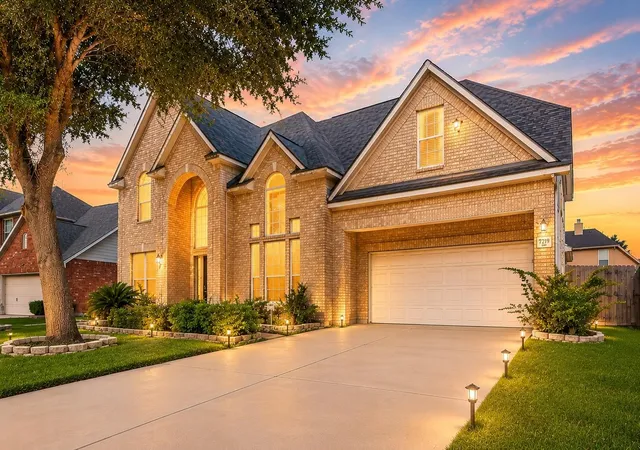 Photo 1 of Single family home for sale at 7219 Paradise Park Bnd, Richmond, TX 77407 | MLS# 17519612 | Listing updated on 2026-09-21