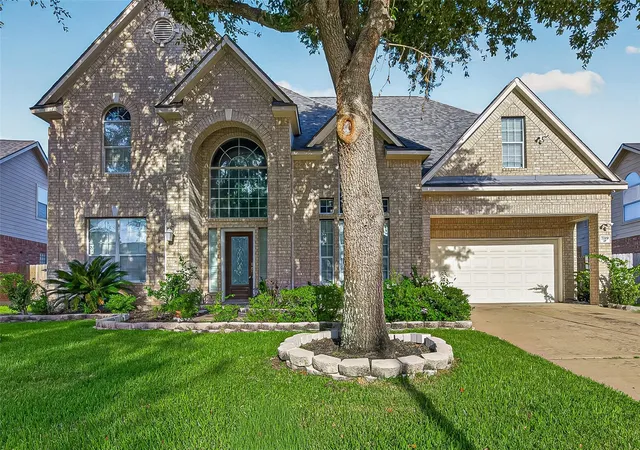 Photo 3 of Single family home for sale at 7219 Paradise Park Bnd, Richmond, TX 77407 | MLS# 17519612 | Listing updated on 2026-09-21