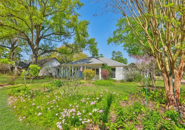 Photo 3 of Single family home for sale at 18002 Bambridge Dr Nw, Houston, TX 77090 | MLS# 16182901 | Listing updated on 2026-08-19