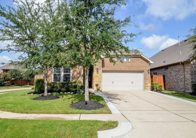 Photo 2 of Sale Pending at 10803 Crestwood Point Cir, Cypress, TX 77433 | MLS# 41854358 | Listing updated on 2026-08-20