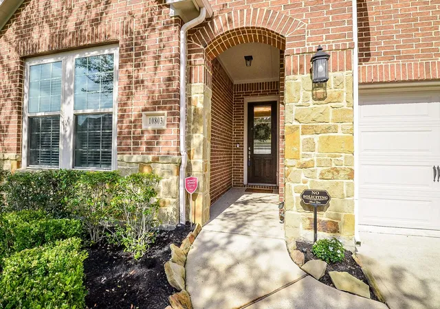 Photo 3 of Sale Pending at 10803 Crestwood Point Cir, Cypress, TX 77433 | MLS# 41854358 | Listing updated on 2026-08-20