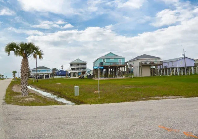 2nd image of 12922 Jean Lafitte Dr, Freeport, TX 77541 | MLS# 81658060
