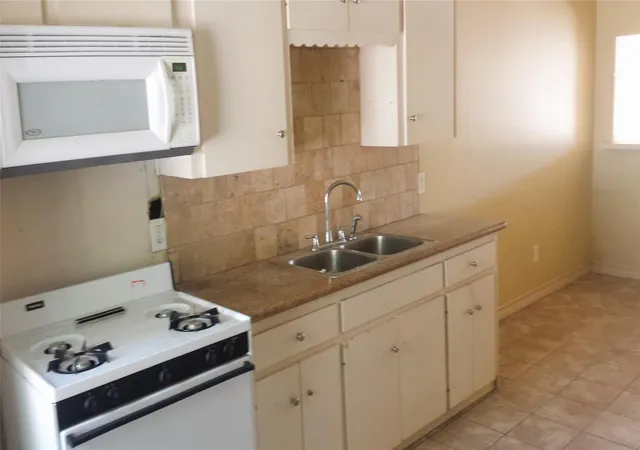 3rd image of 3810 Cochran St, Houston, TX 77009 | MLS# 15069835