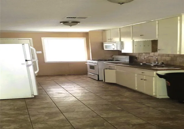 5th image of 3810 Cochran St, Houston, TX 77009 | MLS# 15069835