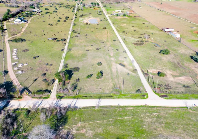 2nd image of 682 Schultz Rd S, Sealy, TX 77474 | MLS# 5794102