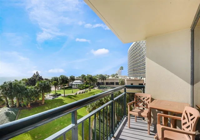 Homes for sale in Galveston, TX | 5220 Seawall Boulevard, Galveston, TX 77551 | Houzeo