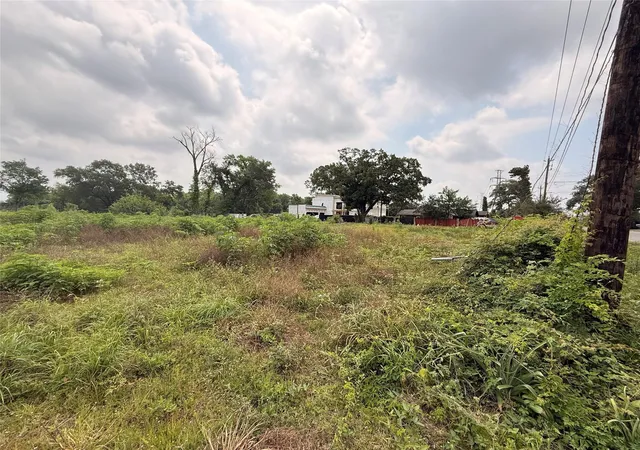 3rd image of 9204 Exeter St, Houston, TX 77093 | MLS# 91307495