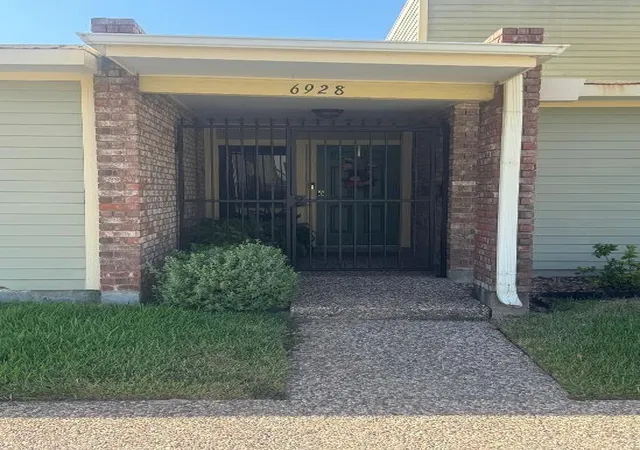 Photo 2 of Condo for sale at 6928 Lasker Dr, Galveston, TX 77551 | MLS# 64423235 | Listing updated on 2026-08-31