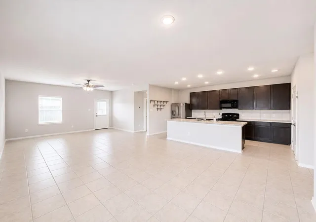 Photo 4 of Single family home for sale at 2805 Coral Dr, Texas City, TX 77591 | MLS# 23115594 | Listing updated on 2026-07-27