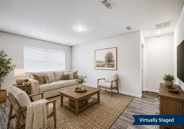 Homes for sale in Tyler, TX | 425 E Oakwood St, Tyler, TX 75702 | MLS# 19384756