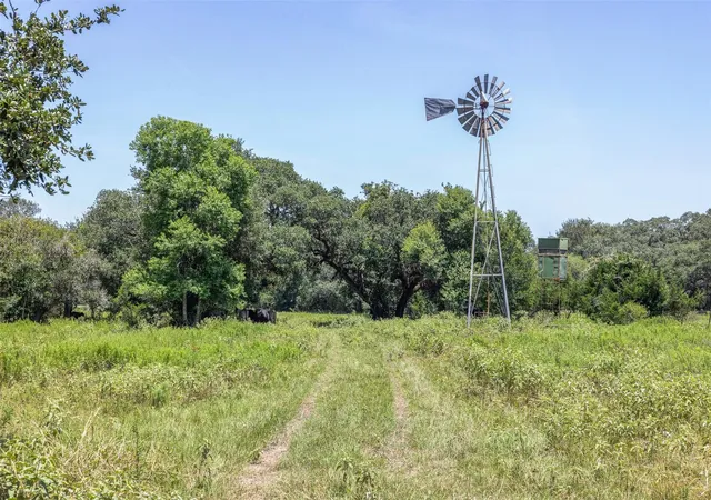 2nd image of 1219 Hattermann Ln, Weimar, TX 78962 | MLS# 85155045