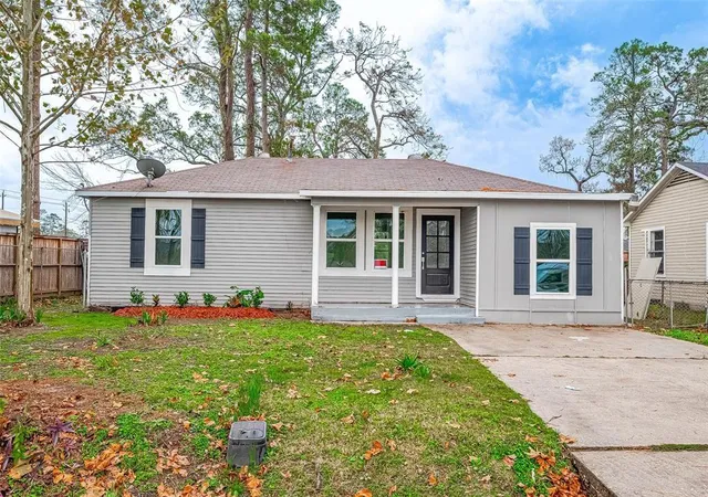 Photo 1 of Single family home for sale at 7010 S Hall St, Houston, TX 77028 | MLS# 65561110 | Listing updated on 2026-09-14