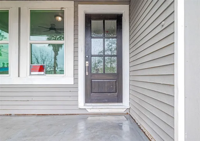 Photo 3 of Single family home for sale at 7010 S Hall St, Houston, TX 77028 | MLS# 65561110 | Listing updated on 2026-09-14