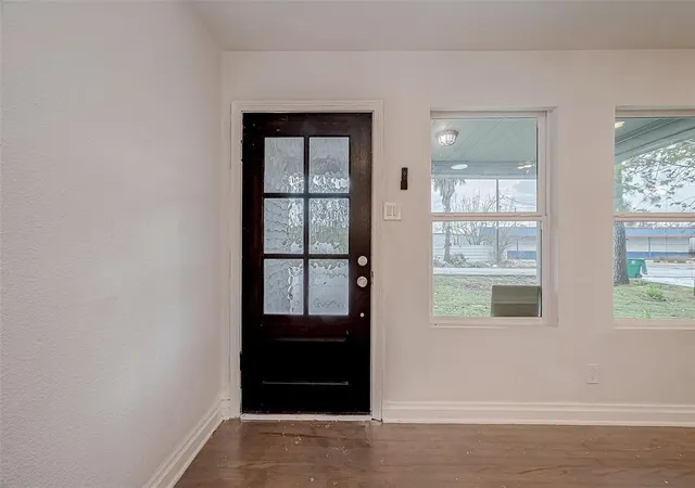 Photo 4 of Single family home for sale at 7010 S Hall St, Houston, TX 77028 | MLS# 65561110 | Listing updated on 2026-09-14