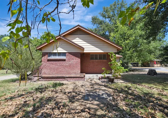 Photo 1 of Single family home for sale at 110 & 112 N Shipp St, Madisonville, TX 77864 | MLS# 10674652 | Listing updated on 2026-09-08