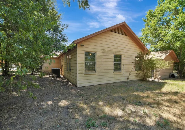 Photo 37 of Single family home for sale at 110 & 112 N Shipp St, Madisonville, TX 77864 | MLS# 10674652 | Listing updated on 2026-09-08
